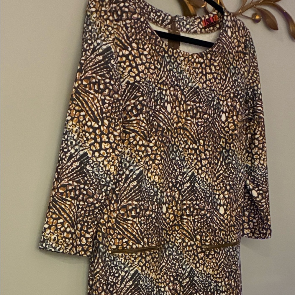 ISLE Apparel  Print Women's Sz M zipper accent shift dress